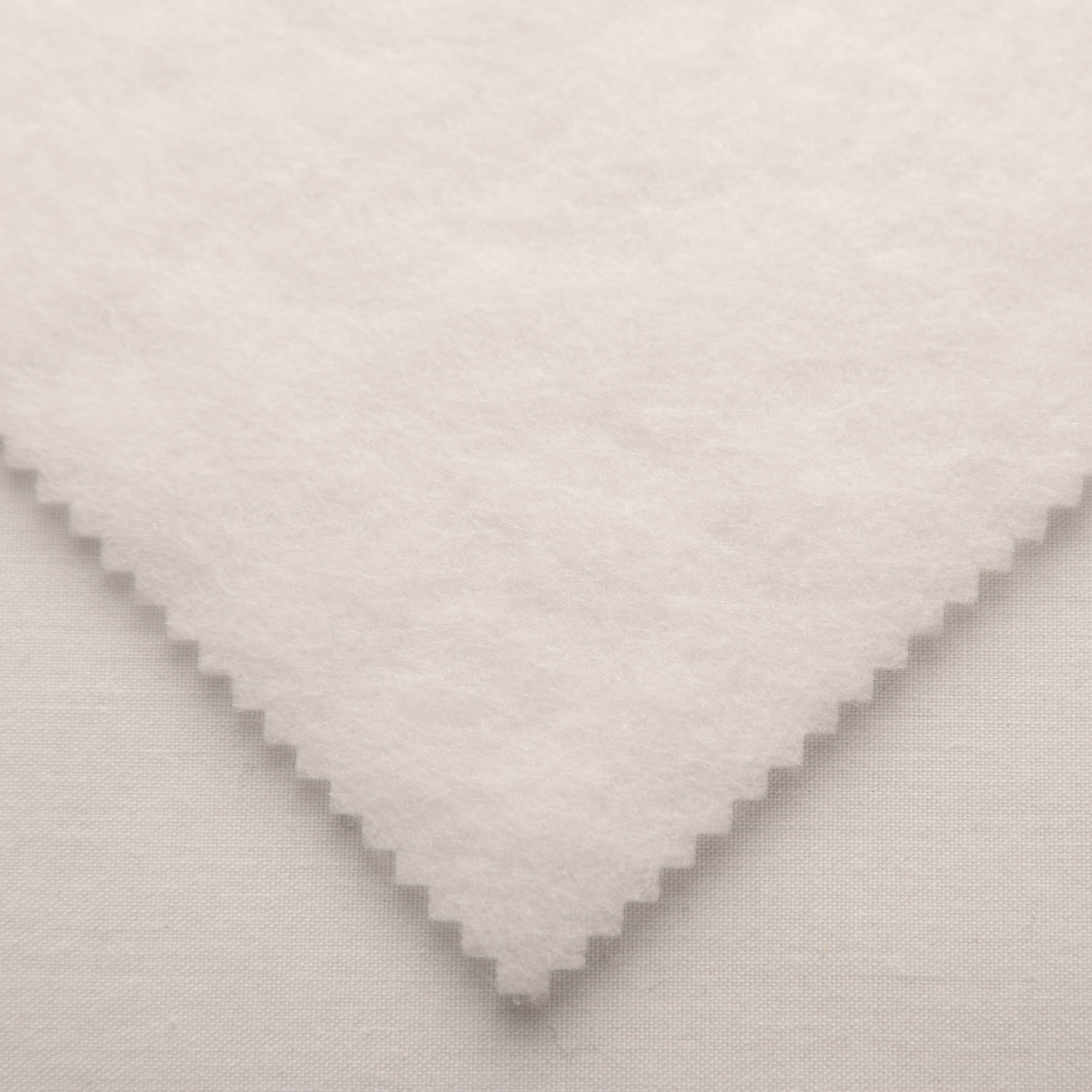 Hochwertige Schulterpolstereinlage - Gewicht: 55 g/m² - Breite: 100 cm - Farbe: weiß